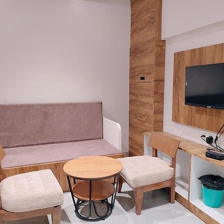 Hotel Pragati Inn อาห์มาดนาการ์ ภายนอก รูปภาพ