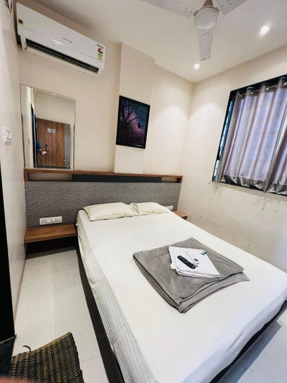 Hotel Pragati Inn อาห์มาดนาการ์ ภายนอก รูปภาพ