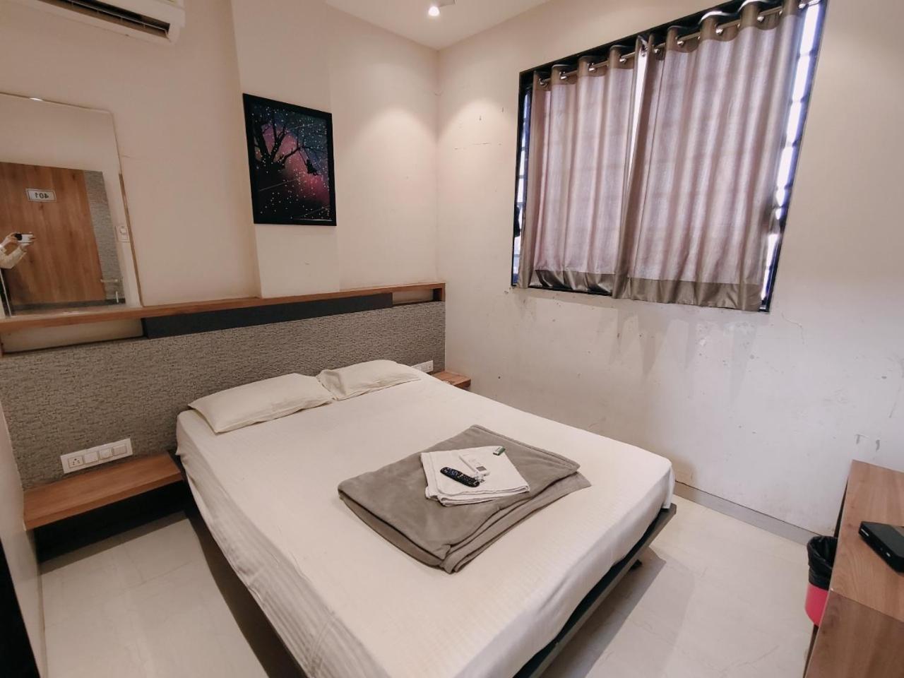 Hotel Pragati Inn อาห์มาดนาการ์ ภายนอก รูปภาพ